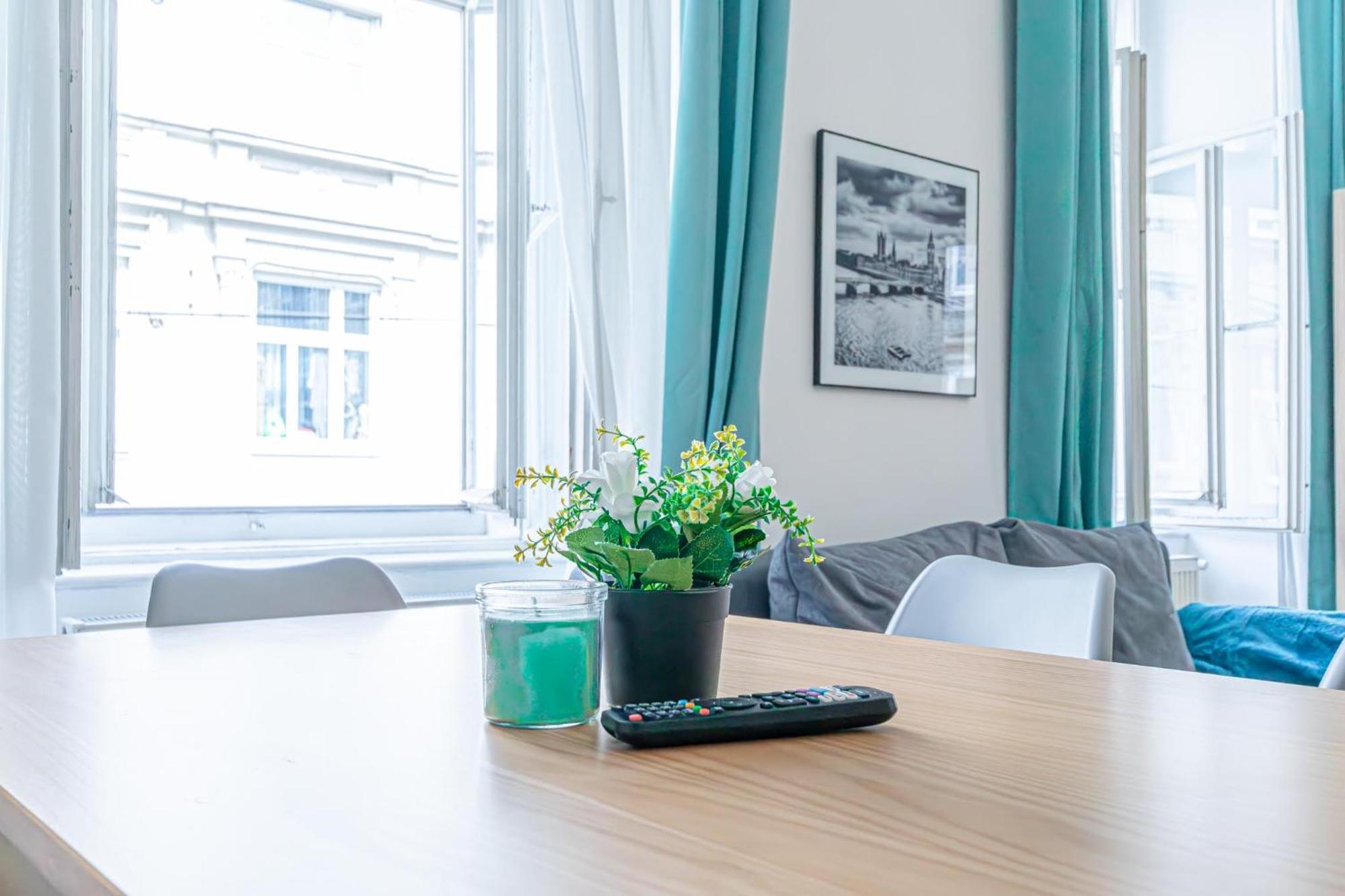 Superior 2Br Apartment - Perfect For Longstays Відень Екстер'єр фото